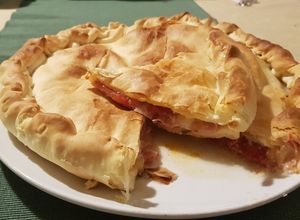 Foto di Torta Salata prosciutto formaggio e pomodoro