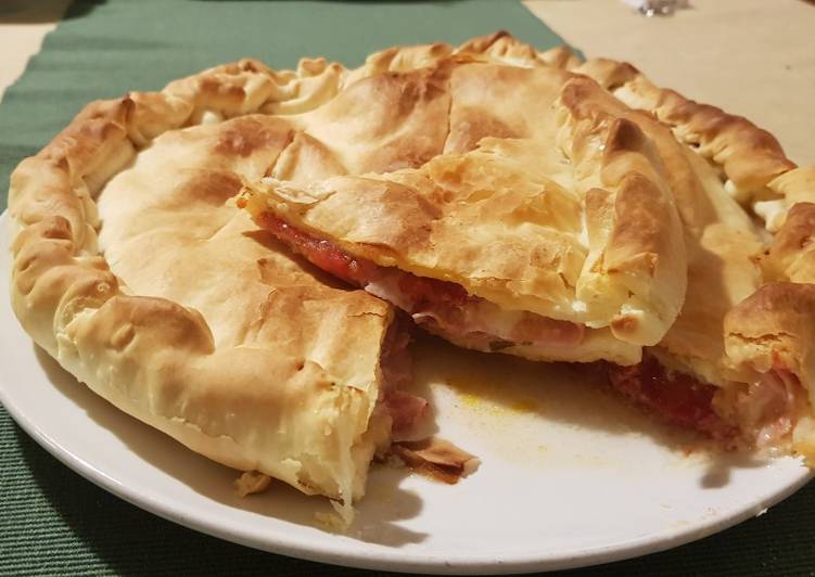 Recetta di Veloce Torta Salata prosciutto formaggio e pomodoro