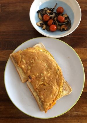 A picture of Big Mac Sauce and Cheese Omelette.