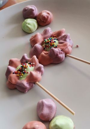 Una foto de Paletitas de merengue francés