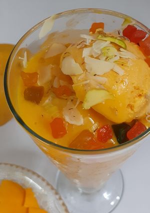 A picture of Mango mastani.