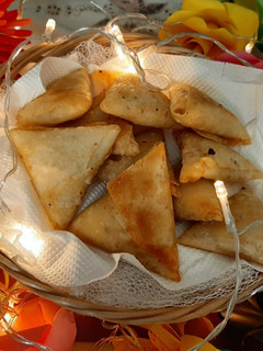 A picture of Beef samosa.