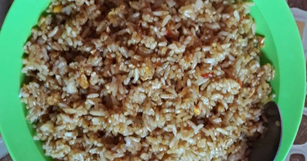 Resep Nasi Goreng Pedas Gurih Oleh @decin.desinta25 - Cookpad