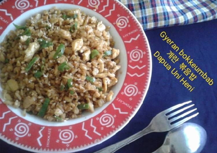 Gyeran bokkeumbab 계란 볶음밥 Nasi Goreng Telur 🍚🍳