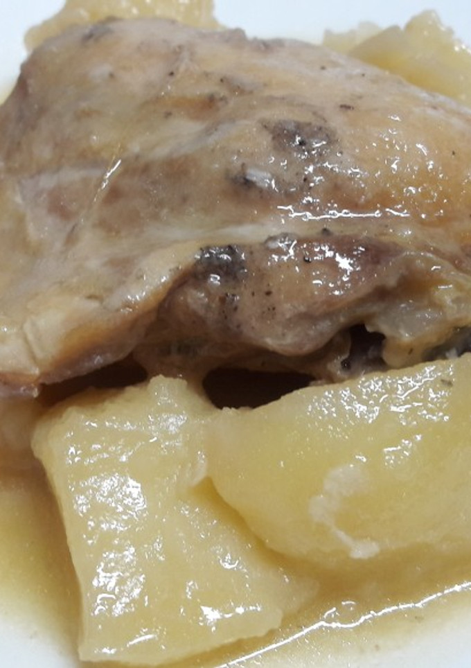 Una foto de Pollo al ajillo