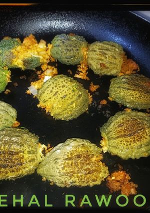 झटपट भरलेले कारले (Bharlele Karle Recipe In Marathi) रेसिपी चे मुख्य फोटो 