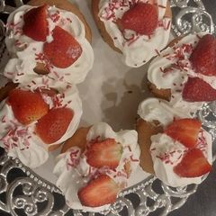 Strawberry Cup Cake A picture of Strawberry Cup Cake.