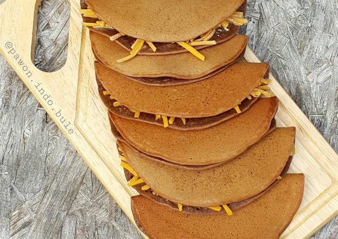 Recipe of Gordon Ramsay Indonesian Folded Chocolate Pancake (Martabak Manis Lipat)