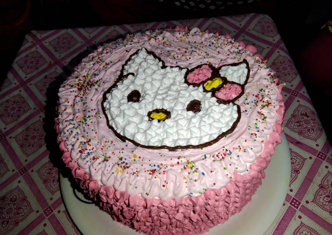 Hello Kitty Cake