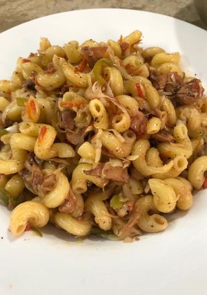 A picture of Macaroni.