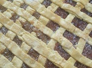 Una foto de Pasta Frola (Mitad membrillo, mitad dulce de leche)