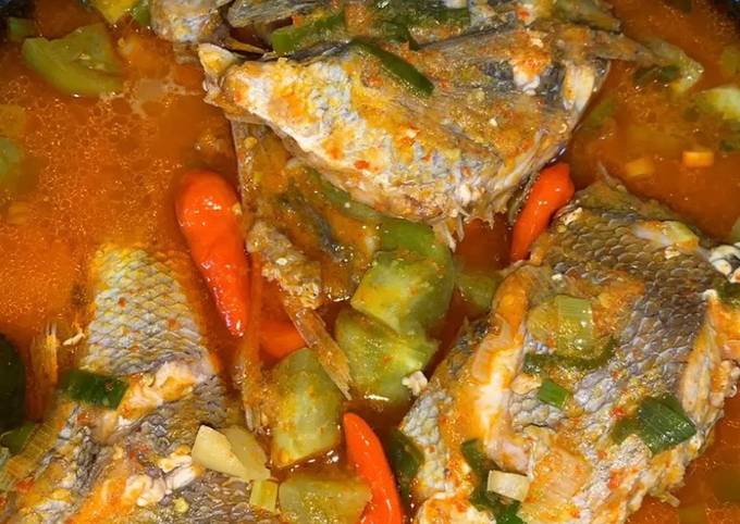 Resep Ikan Ekor Kuning Bumbu Kuning yang Lezat Sekali