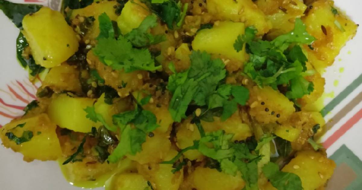 Suki Bhaji Potato Sabji Recipe By Mukesh Patel Cookpad 