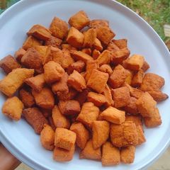 A picture of Bite size lemon mandazi.