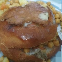 A picture of Aalo bun.