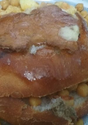 A picture of Aalo bun.
