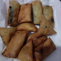 รูปของ Sambosa ayam sayur
