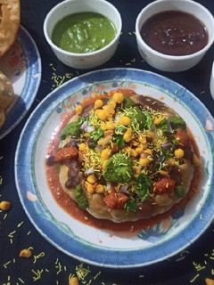 વડોદરાની ફેમસ ભેળ કચોરી (Vadodara Famous Bhel Kachori Recipe In Gujarati) રેસીપી મુખ્ય ફોટો
