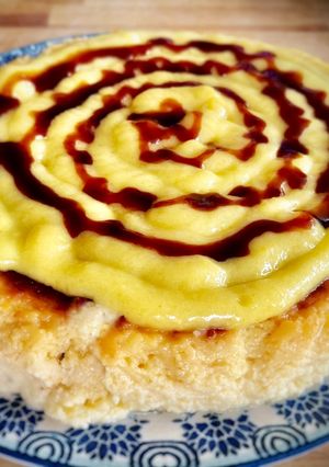 Foto principal de Tarta de requeixo al limón con lemon crud y caramelo