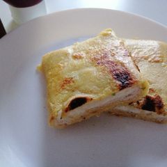 A picture of Cheesy Omelette (without eggs).