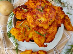 Foto di Frittelle di patate, rosmarino e cornflakes
