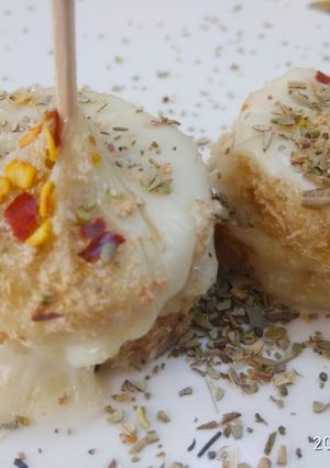 A picture of Cheesy bread bites.