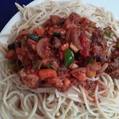 A picture of Liver sauce pair with spaghetti.