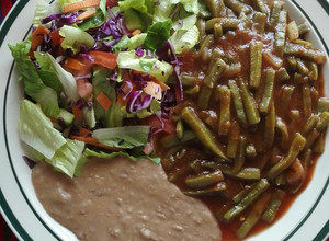 Una foto de Nopales en salsa el pato