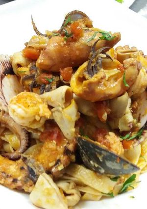 Una foto de Fetuccini con mariscos