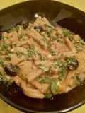 One Pot-Pasta mit Tomaten, Artischockenherzen und Oliven