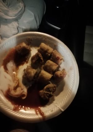 A picture of Cream spring rolls.