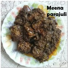 A picture of Chicken kabab in gravy.