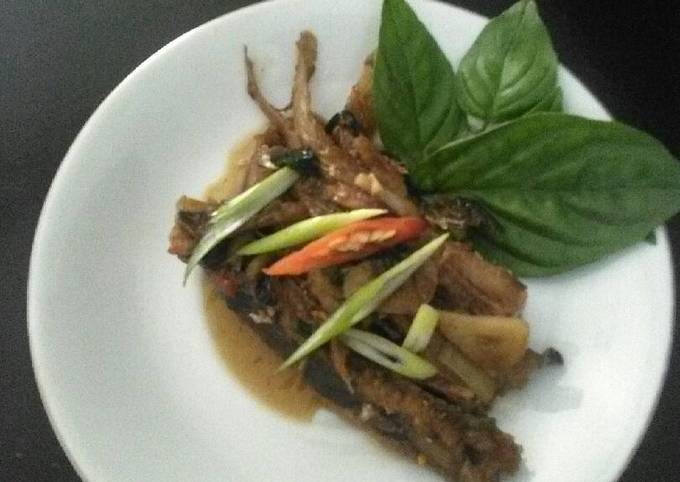 Resep Tumis ikan asin oleh teti - Cookpad