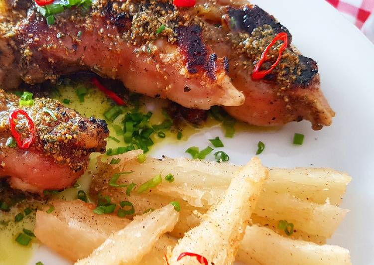 Manitas de cerdo a la parrilla con yuca frita 🔥🔥🔥