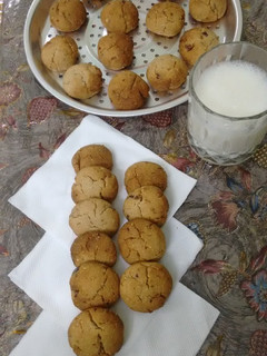 A picture of Dates And Walnuts Cookies.