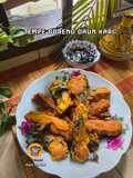 Tempe goreng daun kari