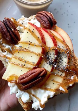 Una foto de Tostada de manzana