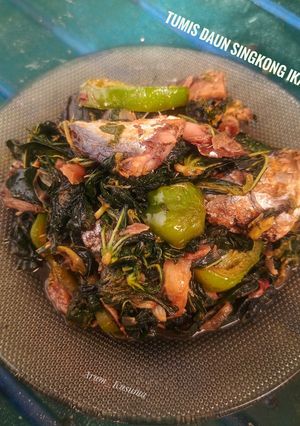 Foto resep Tumis Daun Singkong Ikan Peda