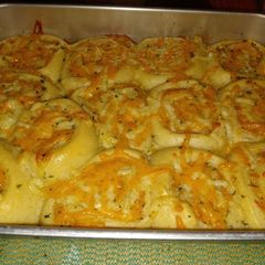 A picture of Cheesy Garlic and Herb Rolls.