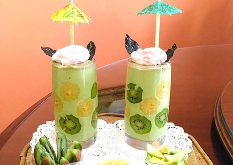 Avocado Smoothie with condensed milk #chocolateSpoon
#Photographychallenge