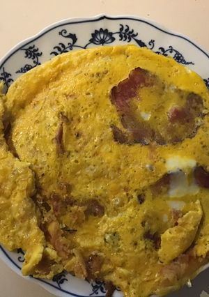 A picture of California Farm Crispy Blue Cheese Omelette.