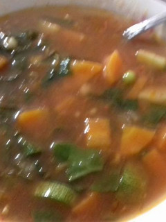 Una foto de Sopa de verduras chamoy para chicos
