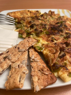 Una foto de Tortilla de ajos tiernos