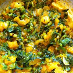 A picture of Radish leaves and pumpkin.
