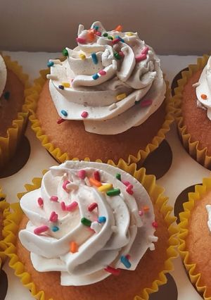 Una foto de Swiss meringue buttercream (crema de manteca suiza)