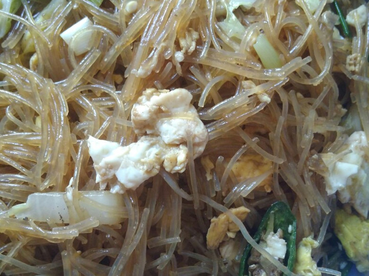 Ternyata begini loh! Cara mudah bikin Bihun goreng sawi putih  sempurna