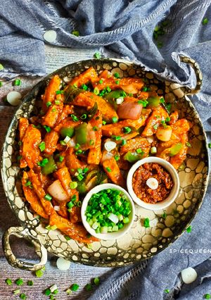 ડ્રેગન પોટેટો (Dragon potatoes recipe in Gujarati) રેસીપી મુખ્ય ફોટો