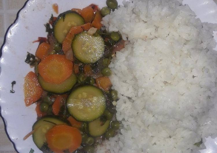 How to Make Simple green peas stew served with white rice in 28 Minutes for Young Wife