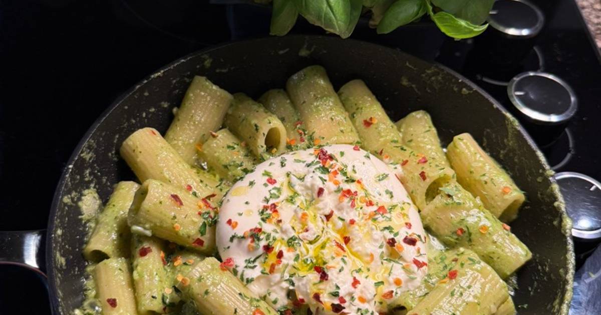 All about Pesto – Recipes, Uses, and Storage Tips