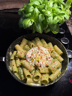 A picture of Spicy Pesto Burrata Pasta 🍝.